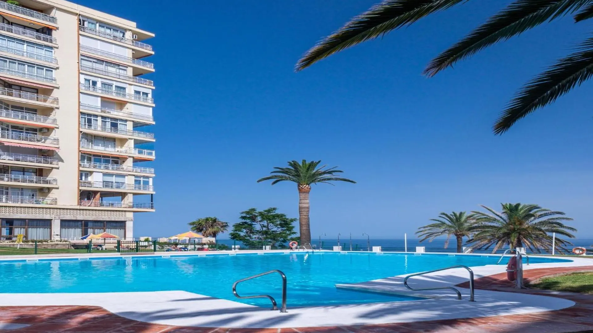 Modern Apartment With Sea-Views Торремолинос