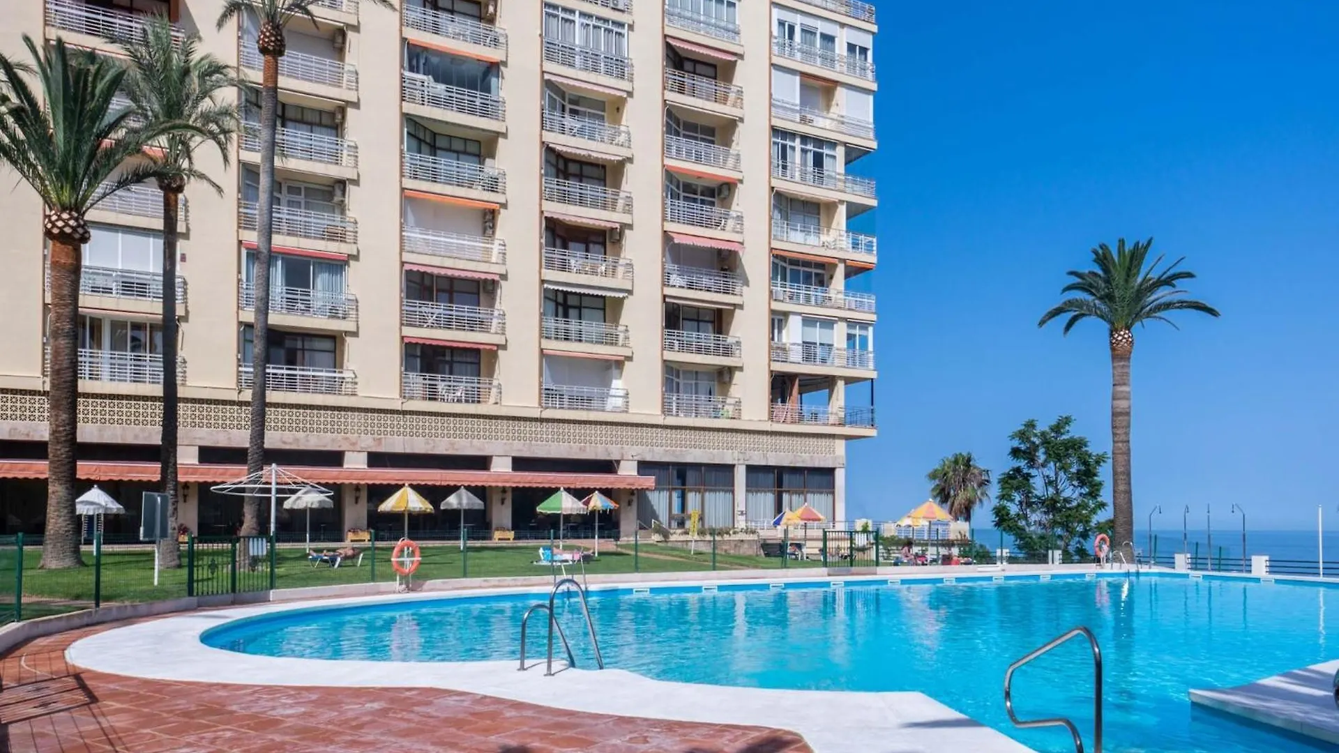 טורמולינוס Modern Apartment With Sea-Views
