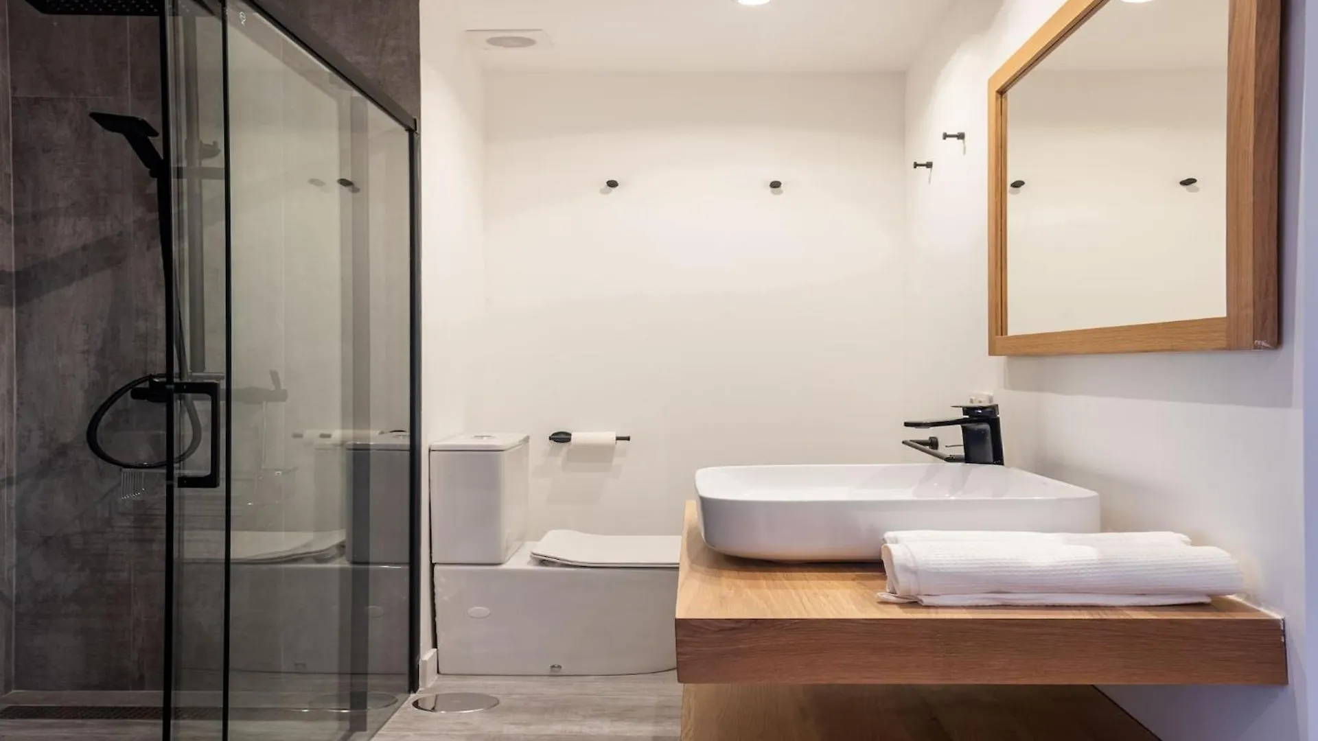 טורמולינוס Modern Apartment With Sea-Views